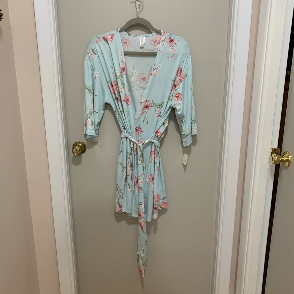NWT Flora Nikrooz Floral Short robe